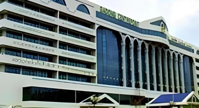 The Centrepoint Hotel Bandar Seri Begawan Exterior foto